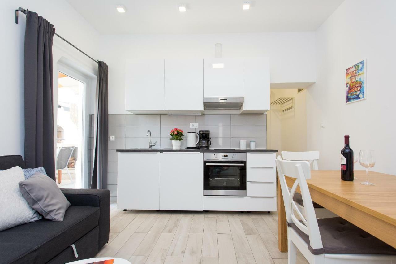 Apartments Pinery มาคาร์สกา ภายนอก รูปภาพ