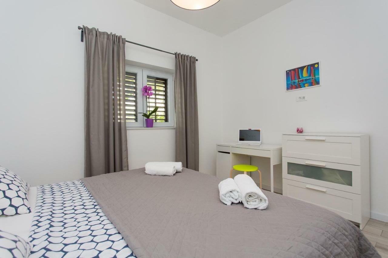 Apartments Pinery มาคาร์สกา ภายนอก รูปภาพ