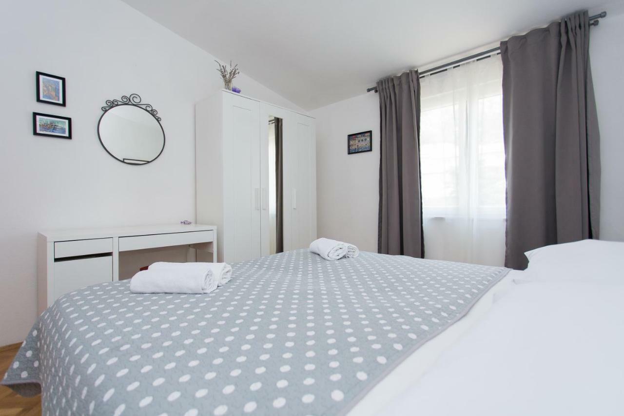Apartments Pinery มาคาร์สกา ภายนอก รูปภาพ
